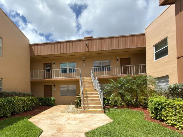 465 Flanders J, Delray Beach, FL 33484