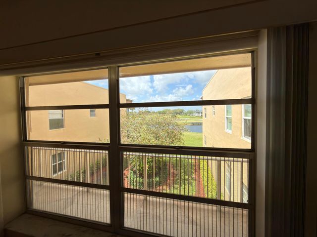 465 Flanders J, Delray Beach, FL 33484