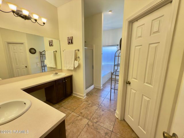 100 Sandy Brook Lane, Lafayette, LA 70508