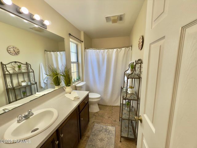 100 Sandy Brook Lane, Lafayette, LA 70508