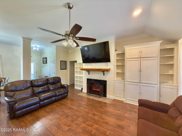 100 Sandy Brook Lane, Lafayette, LA 70508