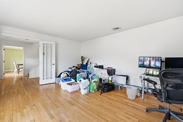 251 Poquanticut Ave, Easton, MA 02356