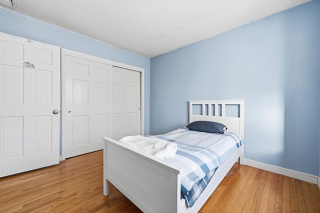 251 Poquanticut Ave, Easton, MA 02356