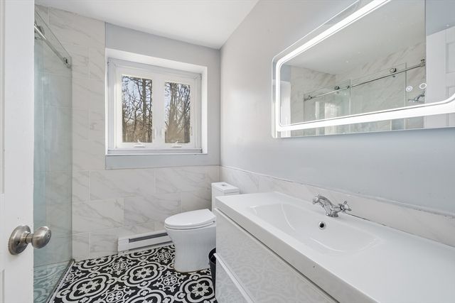 251 Poquanticut Ave, Easton, MA 02356