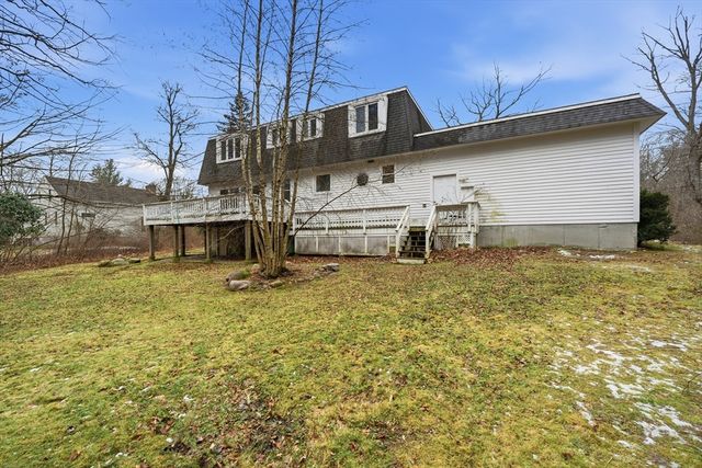 251 Poquanticut Ave, Easton, MA 02356