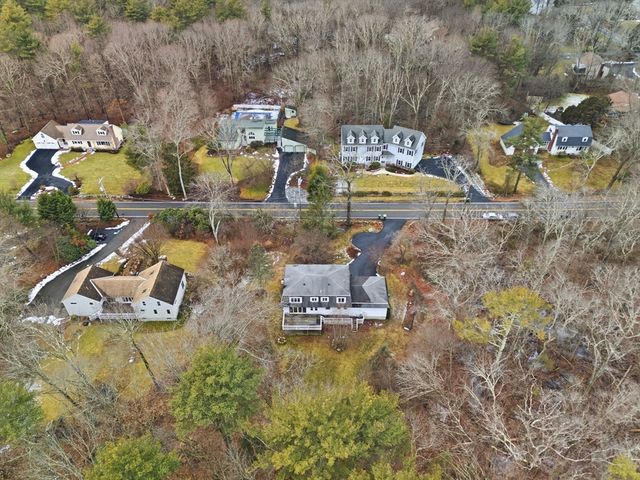 251 Poquanticut Ave, Easton, MA 02356