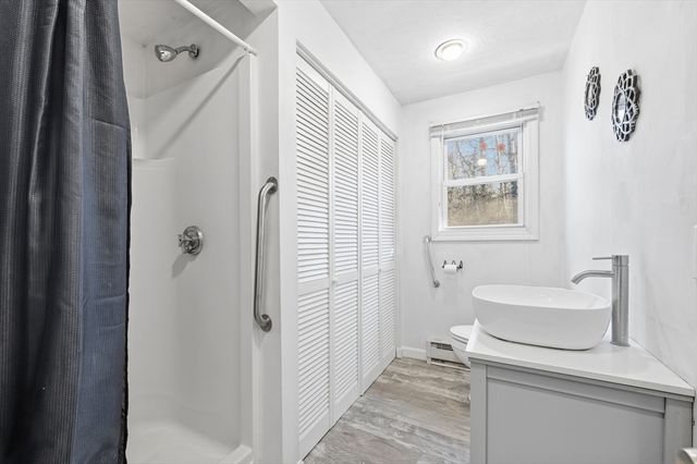 251 Poquanticut Ave, Easton, MA 02356