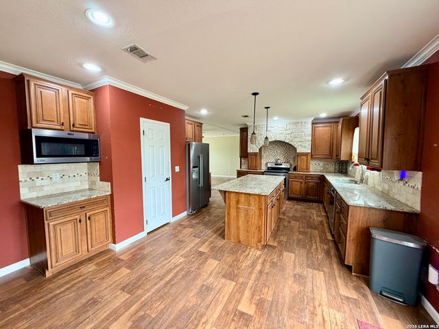 8824 W Fm 140, Charlotte, TX 78011