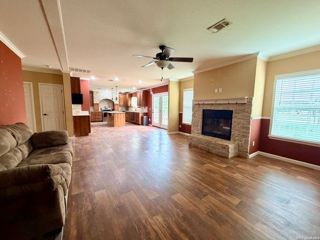 8824 W Fm 140, Charlotte, TX 78011