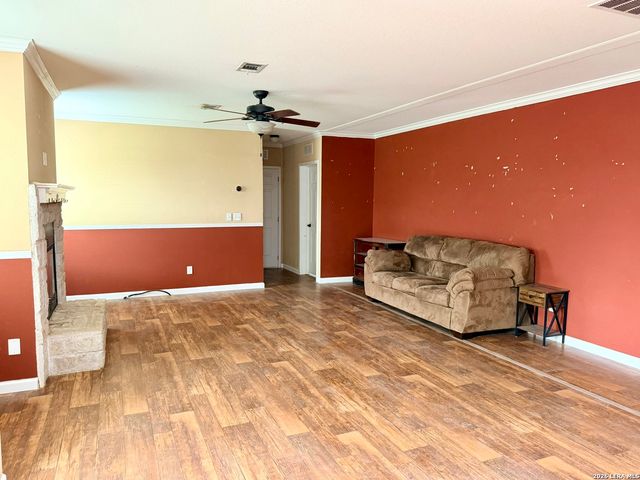 8824 W Fm 140, Charlotte, TX 78011