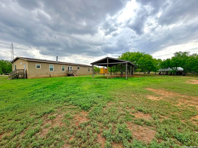 8824 W Fm 140, Charlotte, TX 78011