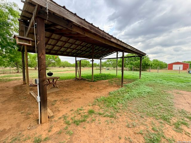 8824 W Fm 140, Charlotte, TX 78011