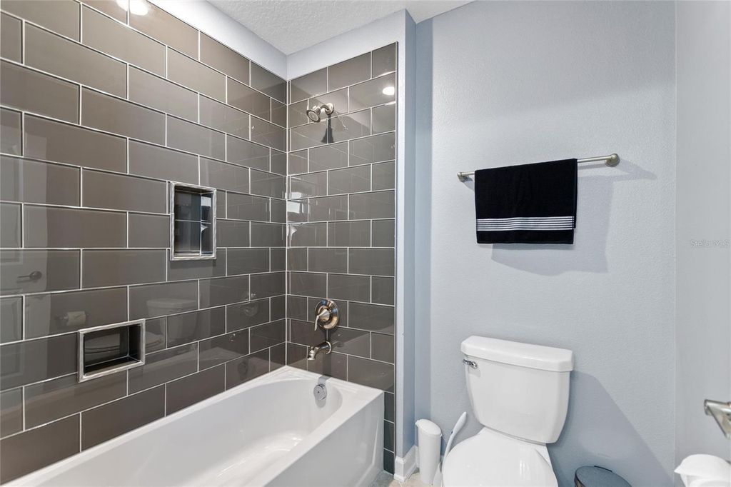 Image 17 of property listing at 1463 BUNKER DRIVE, Davenport, FL 33896