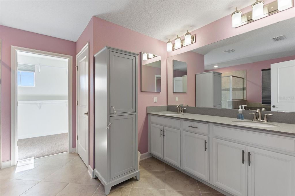 Image 27 of property listing at 1463 BUNKER DRIVE, Davenport, FL 33896