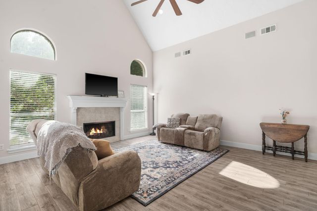 906 Vista Del Lago Drive, Huffman, TX 77336