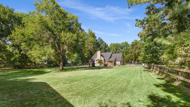 906 Vista Del Lago Drive, Huffman, TX 77336