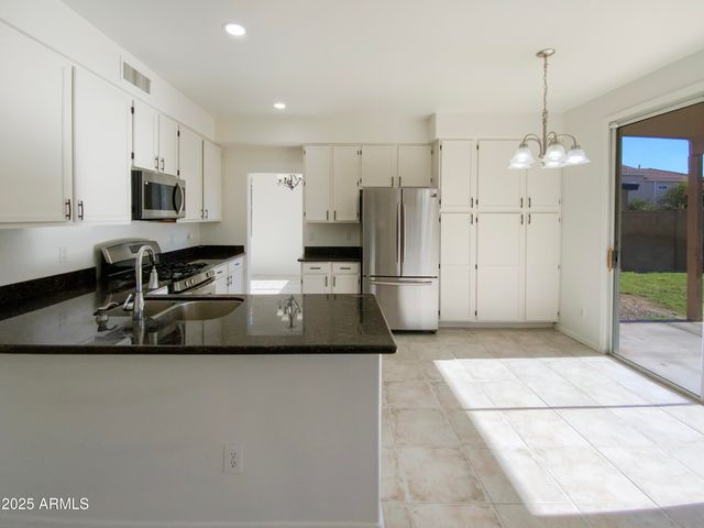 6805 W HARRISON Street, Chandler, AZ 85226