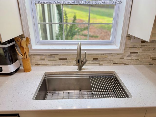 749 Grandview Avenue, Point Pleasant, WV 25550