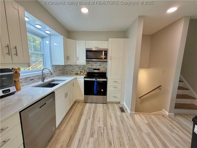 749 Grandview Avenue, Point Pleasant, WV 25550