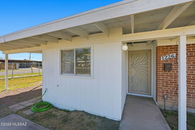 1226 E Missouri Street, Tucson, AZ 85714