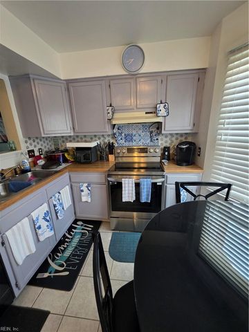 4047 Reese DR S, Portsmouth, VA 23703