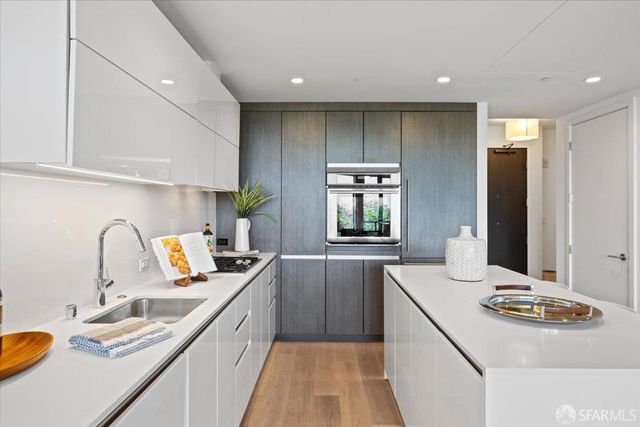 1650 Broadway Street 205, San Francisco, CA 94109