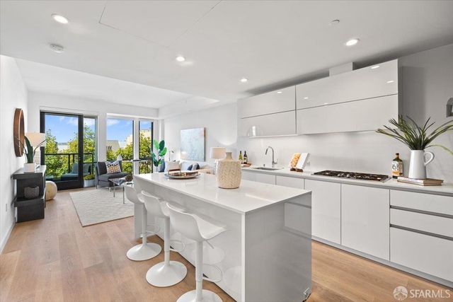 1650 Broadway Street 205, San Francisco, CA 94109