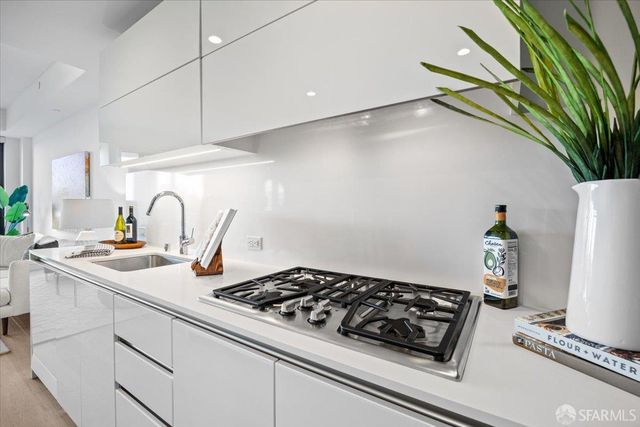 1650 Broadway Street 205, San Francisco, CA 94109