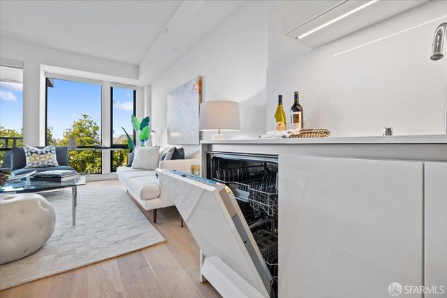 1650 Broadway Street 205, San Francisco, CA 94109