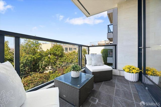 1650 Broadway Street 205, San Francisco, CA 94109