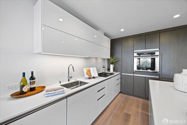 1650 Broadway Street 205, San Francisco, CA 94109