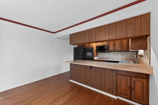 37542 Whitney Drive, Wayne, MI 48184