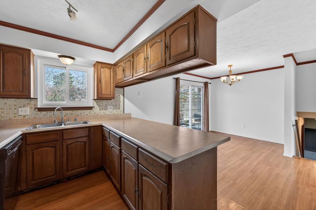 37542 Whitney Drive, Wayne, MI 48184