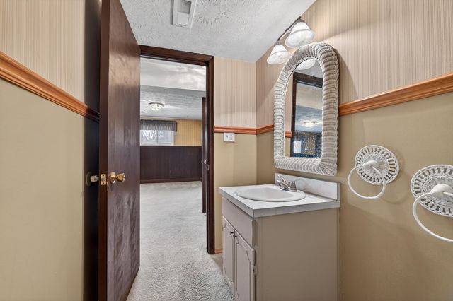 37542 Whitney Drive, Wayne, MI 48184