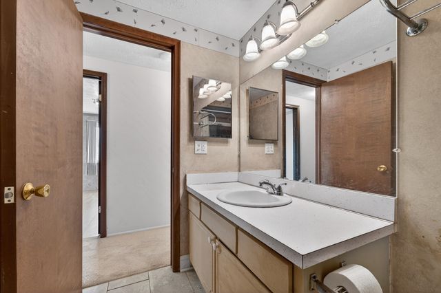 37542 Whitney Drive, Wayne, MI 48184