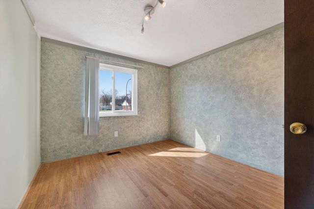 37542 Whitney Drive, Wayne, MI 48184