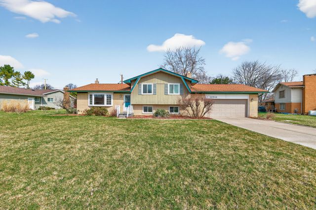 37542 Whitney Drive, Wayne, MI 48184