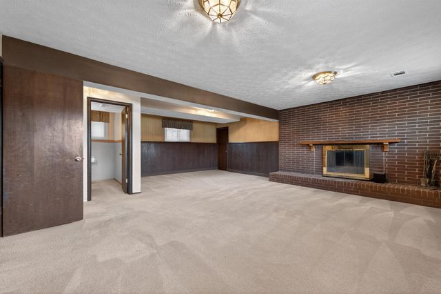 37542 Whitney Drive, Wayne, MI 48184