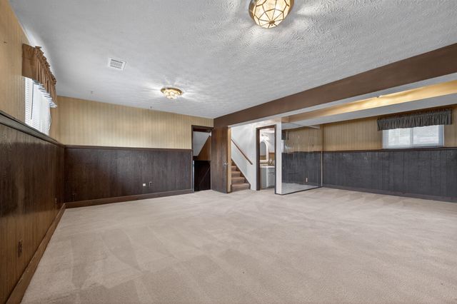 37542 Whitney Drive, Wayne, MI 48184