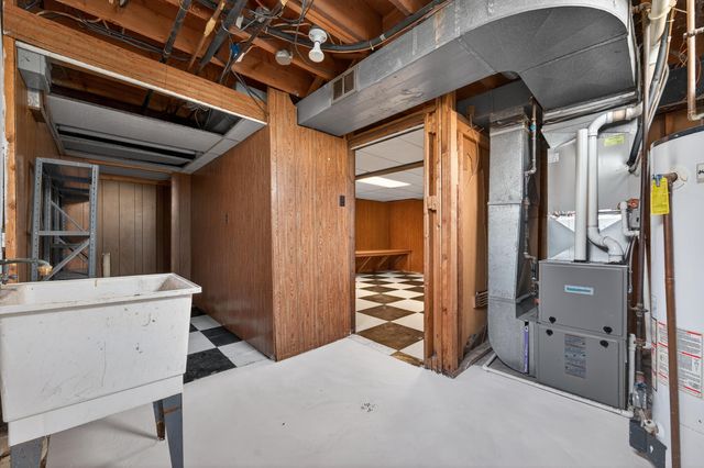 37542 Whitney Drive, Wayne, MI 48184