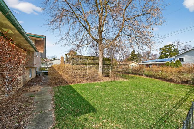 37542 Whitney Drive, Wayne, MI 48184