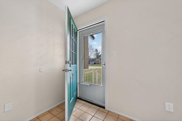 37542 Whitney Drive, Wayne, MI 48184