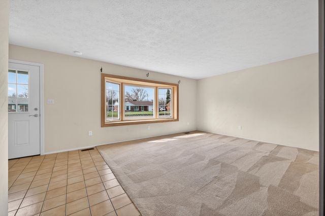 37542 Whitney Drive, Wayne, MI 48184