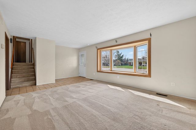 37542 Whitney Drive, Wayne, MI 48184