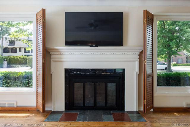 1018 Harvard Road, Grosse Pointe Park, MI 48230