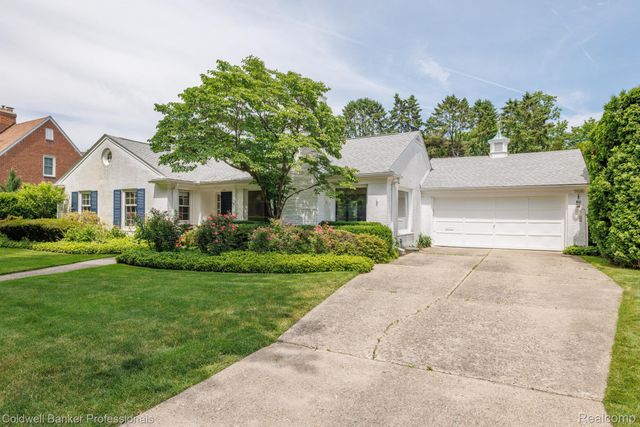 1018 Harvard Road, Grosse Pointe Park, MI 48230