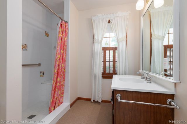1018 Harvard Road, Grosse Pointe Park, MI 48230