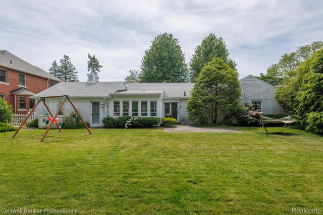 1018 Harvard Road, Grosse Pointe Park, MI 48230