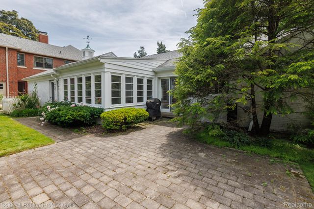 1018 Harvard Road, Grosse Pointe Park, MI 48230
