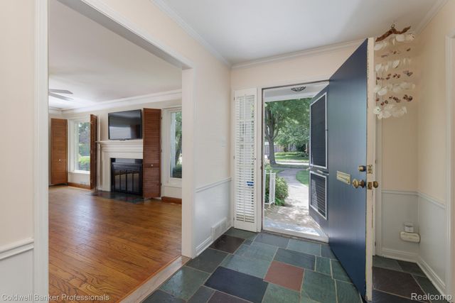 1018 Harvard Road, Grosse Pointe Park, MI 48230